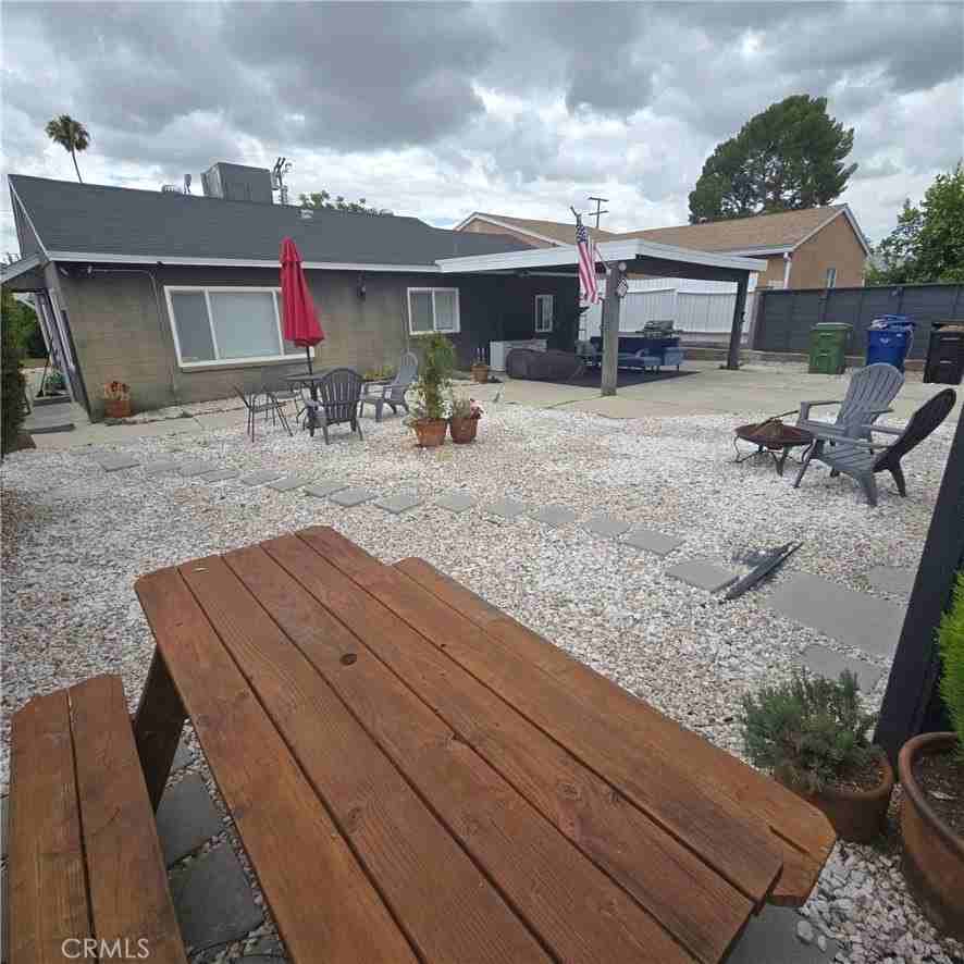 6704 Rhea Ave - Photo 4 of 18