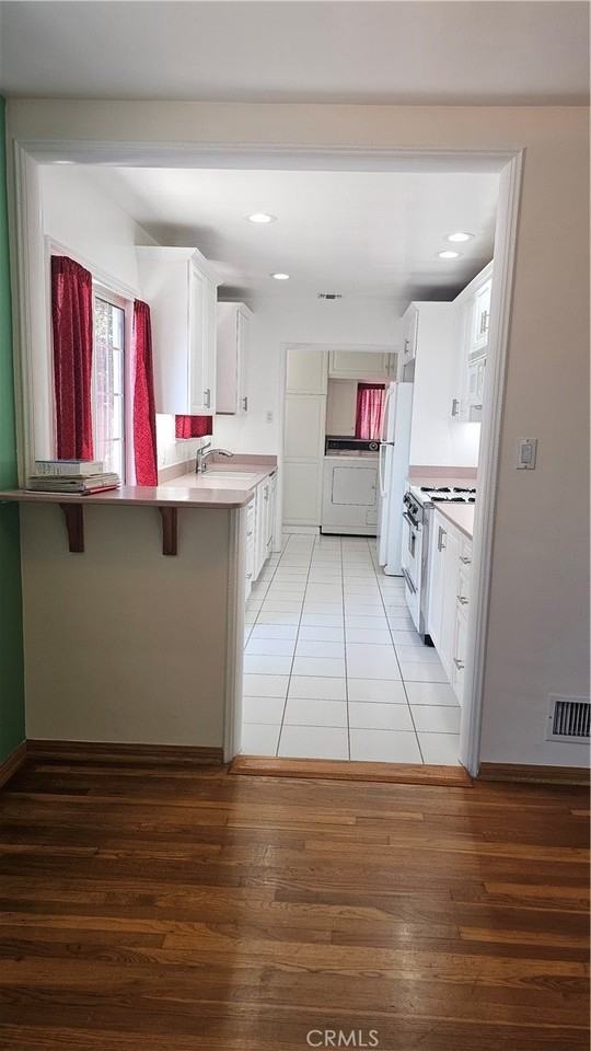 8009 Aldea Ave - Photo 3 of 37