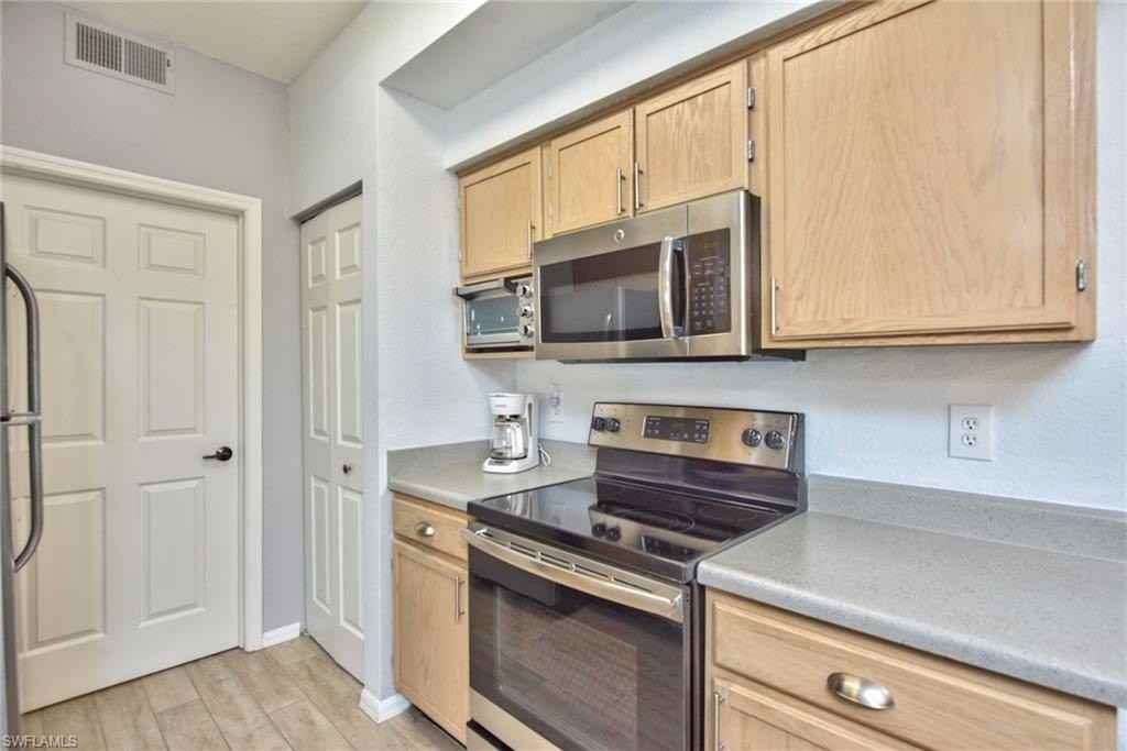 4610 Saint Croix Ln #1016 - Photo 7 of 31