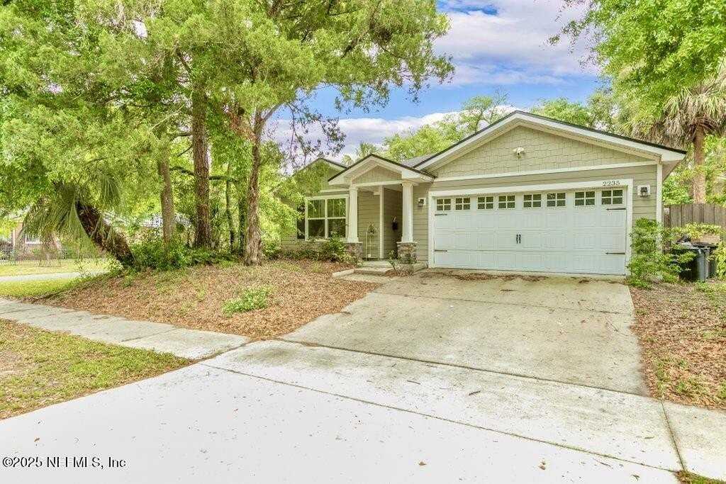 2235 Bayview Rd - Photo 2 of 41