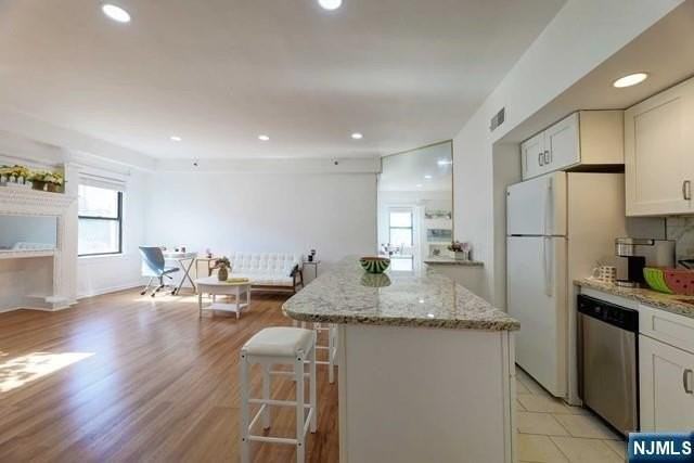 22 Engle St #R17 - Photo 3 of 36