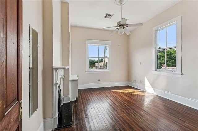 133 N Clark St - Photo 7 of 12