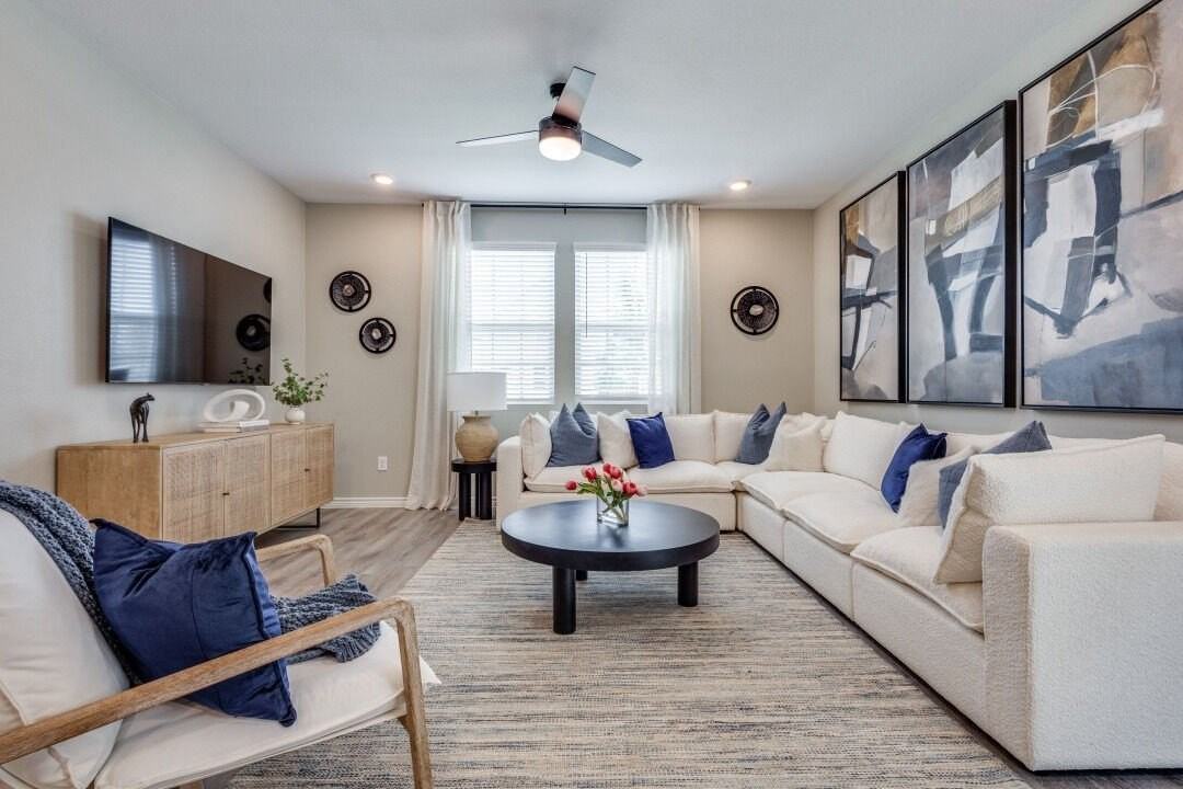 8525 Leyton - Photo 3 of 18