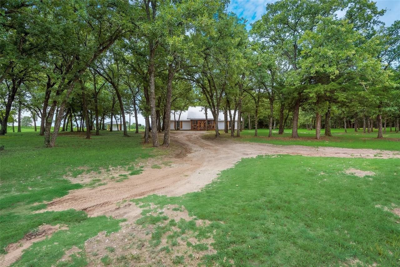 1402 Posey Brewer Rd - Photo 2 of 21