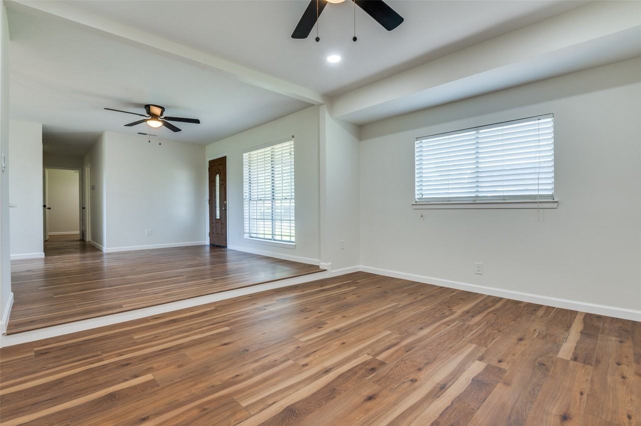 14217 Carla Dr - Photo 2 of 24