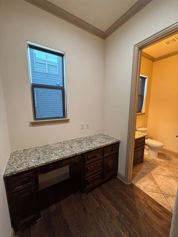 3112 Pavonia Dr - Photo 2 of 14