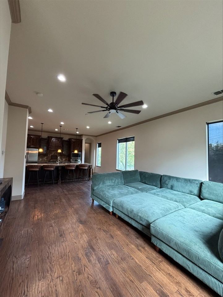 3112 Pavonia Dr - Photo 3 of 14