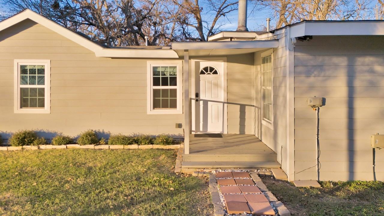 209 N Texas St - Photo 3 of 28