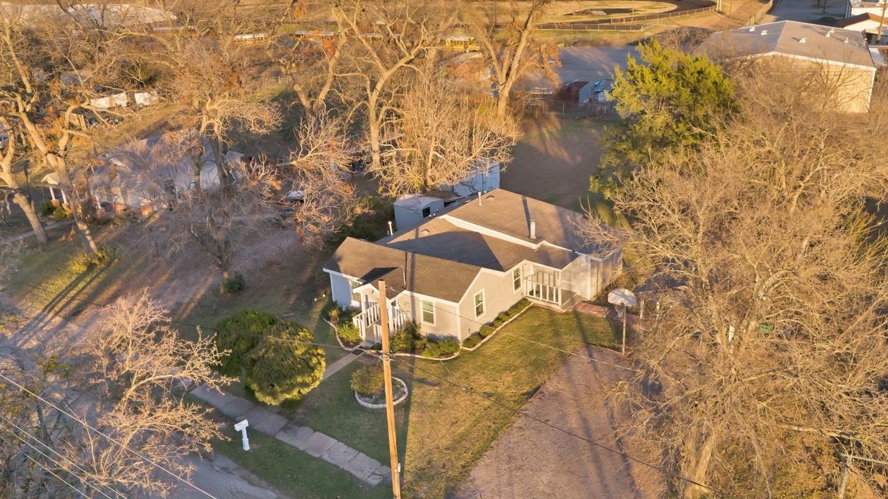 209 N Texas St - Photo 4 of 28