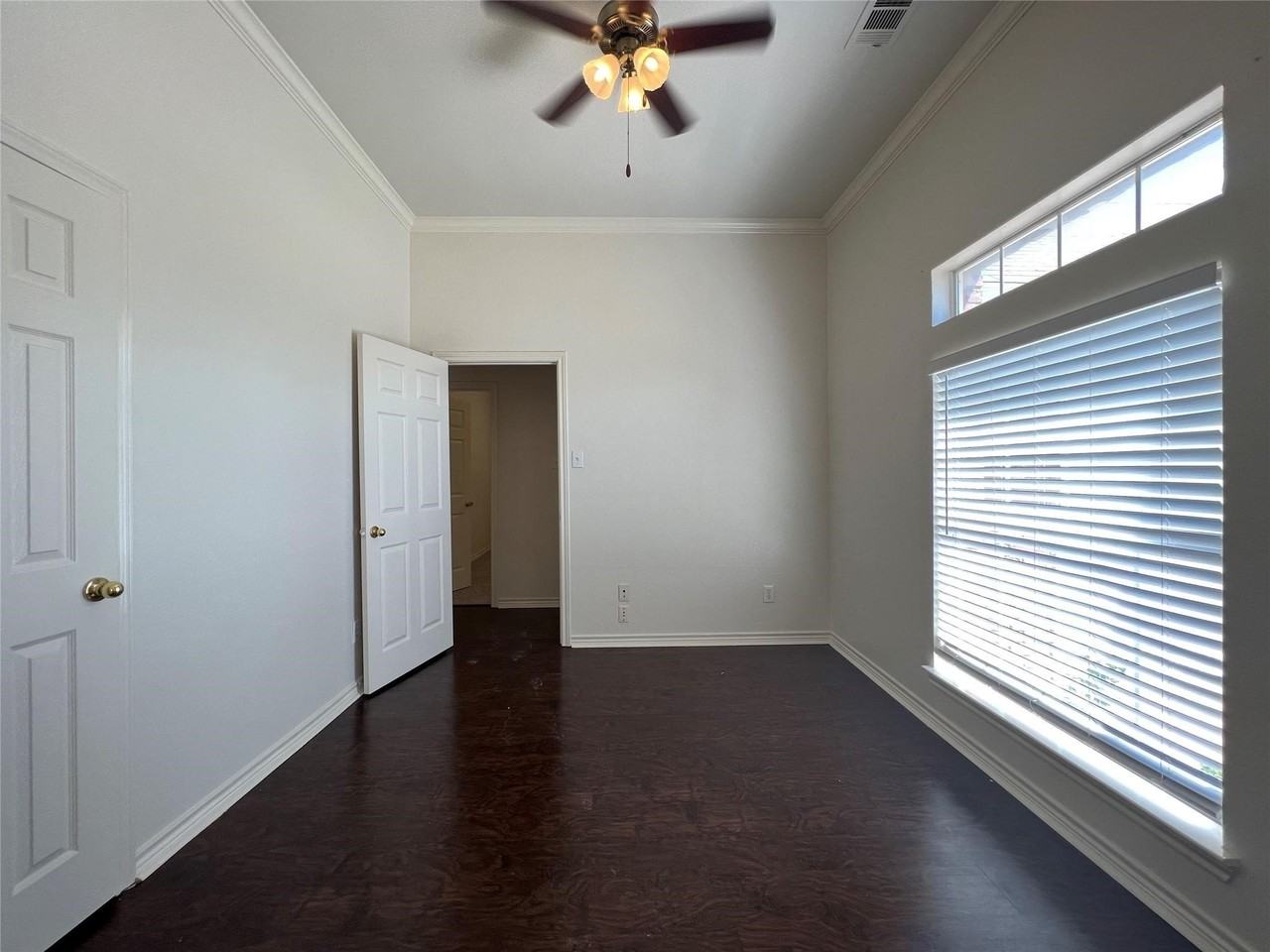 1141 Nickerson Ln - Photo 3 of 29