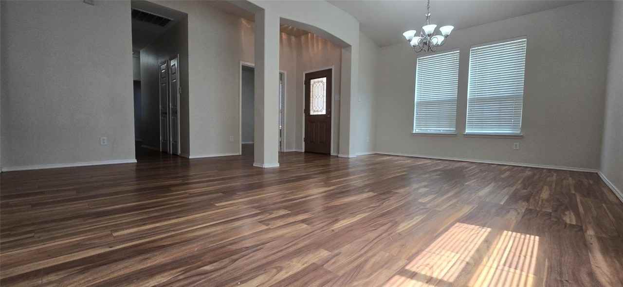 3432 Fashion St - Photo 3 of 23