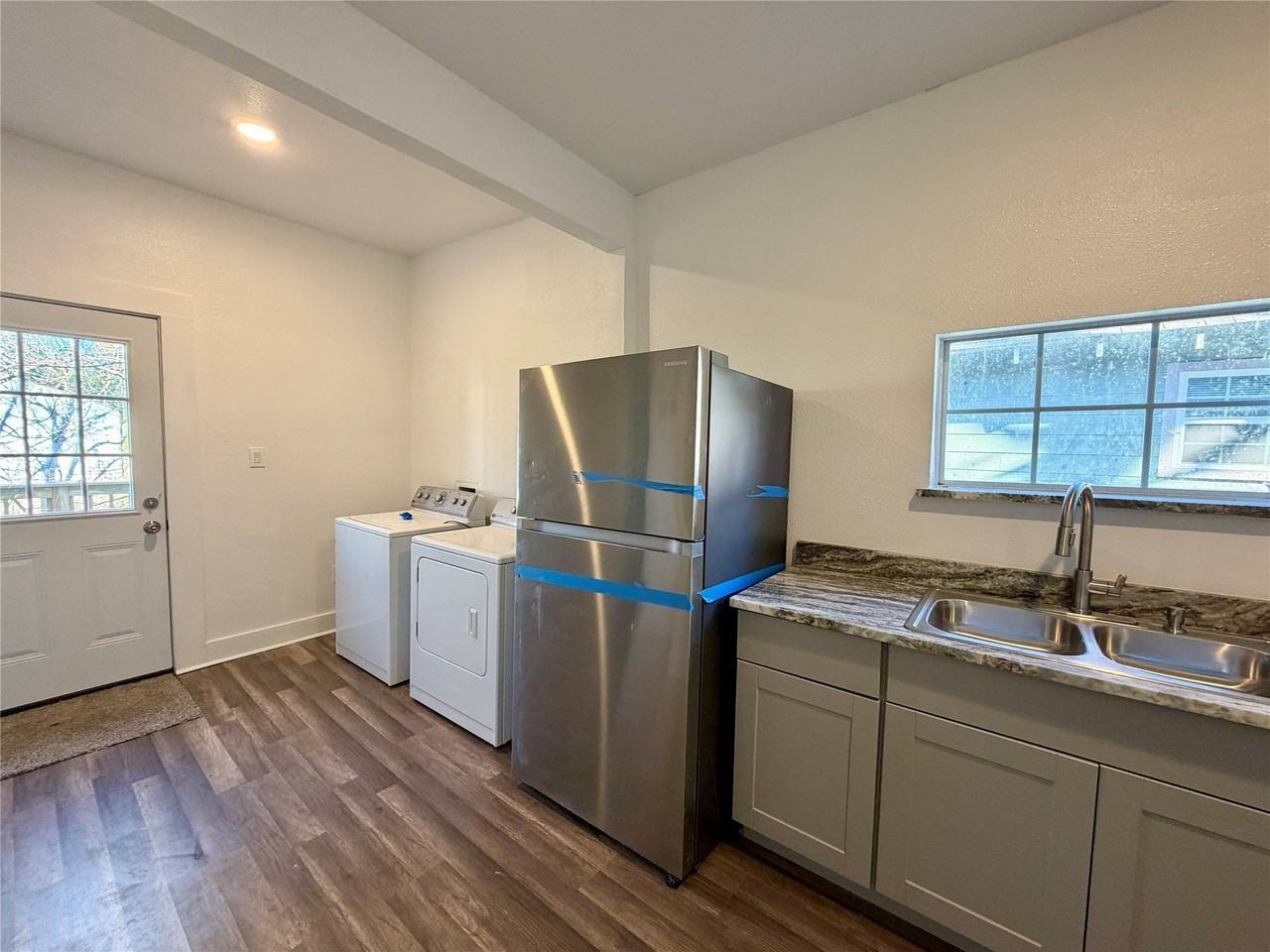335 N Marsalis Ave - Photo 4 of 13