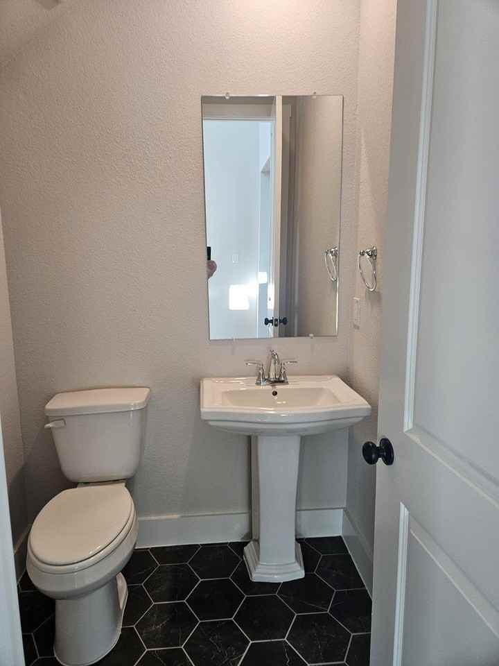 221 Chestnut St - Photo 4 of 23