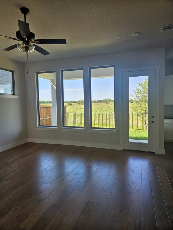 221 Chestnut St - Photo 5 of 23