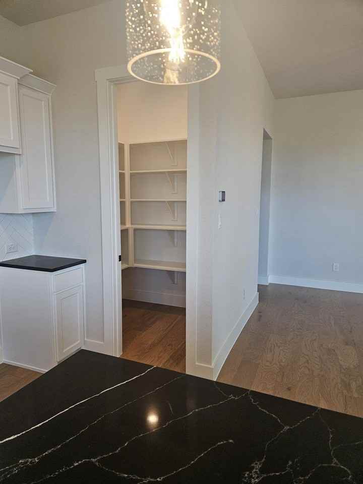 221 Chestnut St - Photo 7 of 23