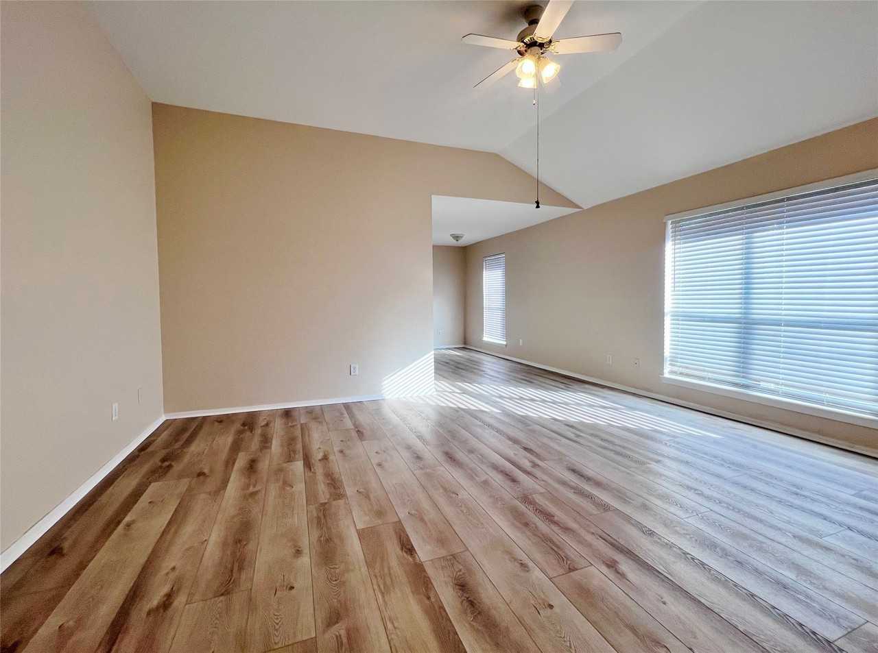 1311 Nolte Dr - Photo 3 of 23