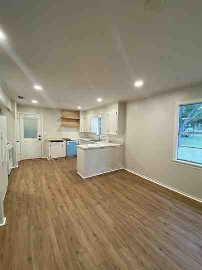 1610 W Frank St - Photo 3 of 10