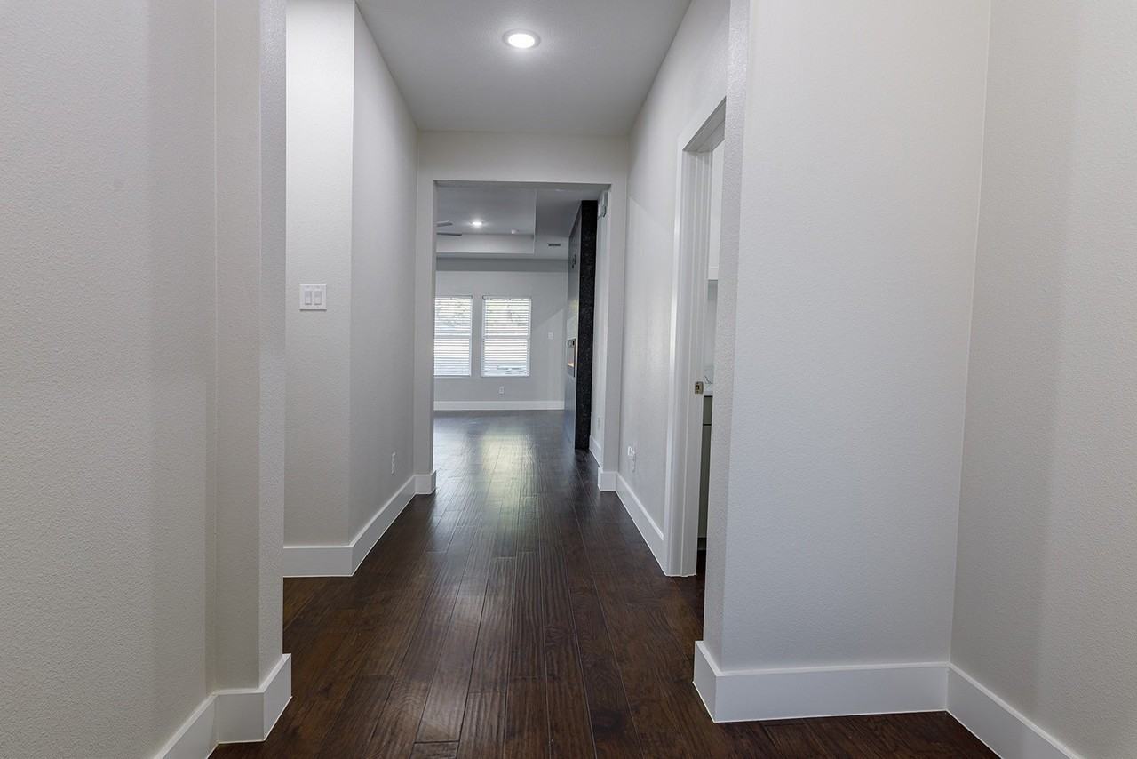 2809 Gooch St - Photo 3 of 19