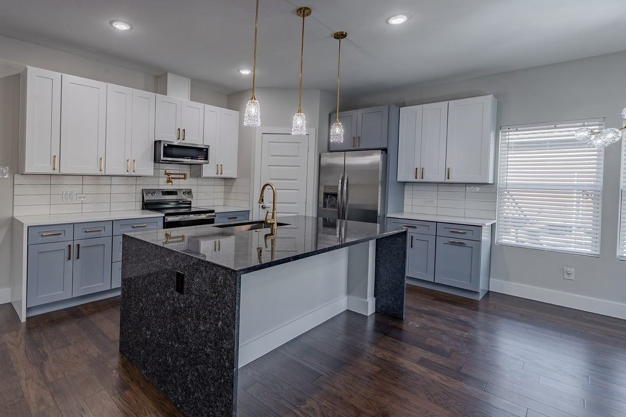 2809 Gooch St - Photo 5 of 19