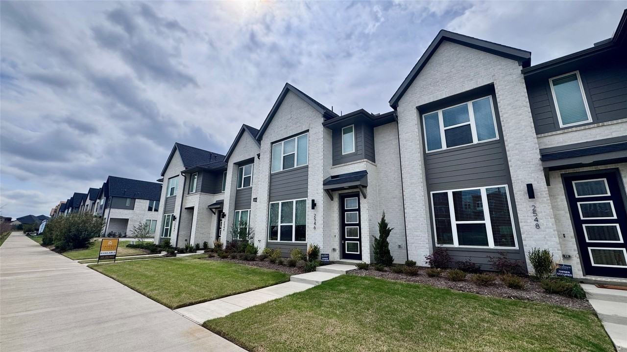 2546 Campden Mews