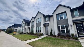 2546 Campden Mews - Photo 1 of 1