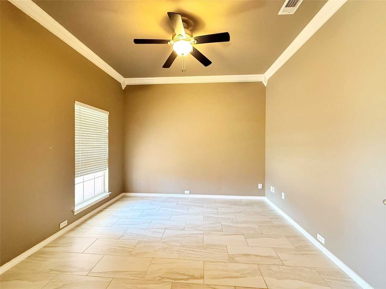 2713 Flint Rock Dr - Photo 5 of 19