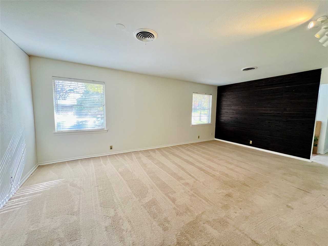 8715 Labron Ave - Photo 5 of 29