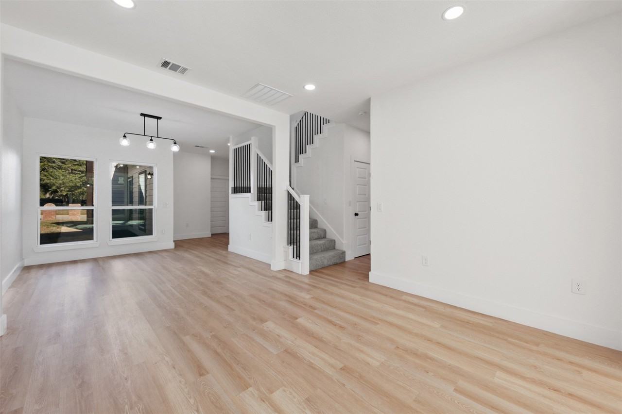 1412 Crosspointe St - Photo 6 of 21