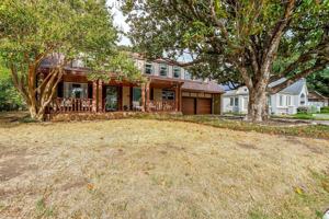 featured image of 1505 N Riverside Dr