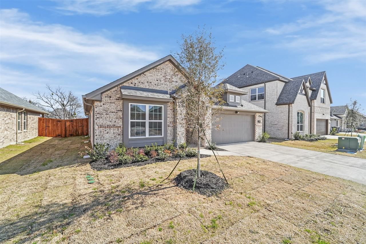 2905 Cantoni Crk - Photo 2 of 35