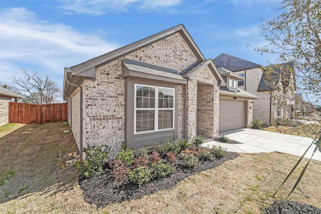 2905 Cantoni Crk - Photo 3 of 35