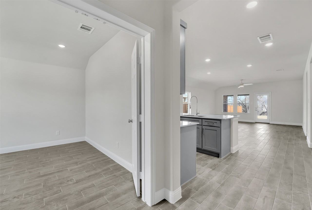 2905 Cantoni Crk - Photo 5 of 35