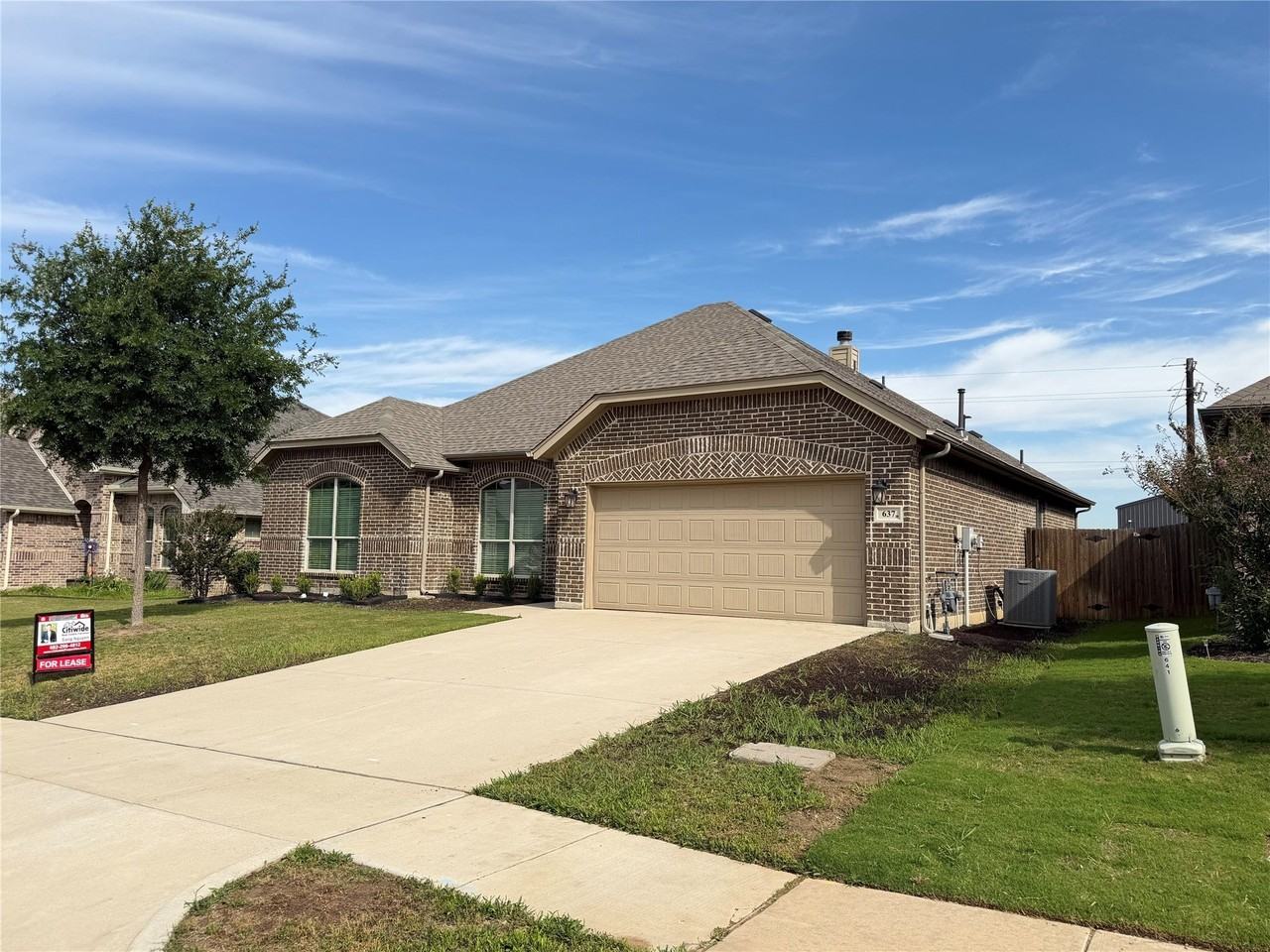 637 Peach Ln