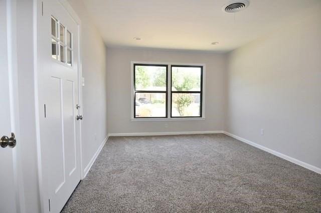 402 E Carolyn Dr - Photo 3 of 20