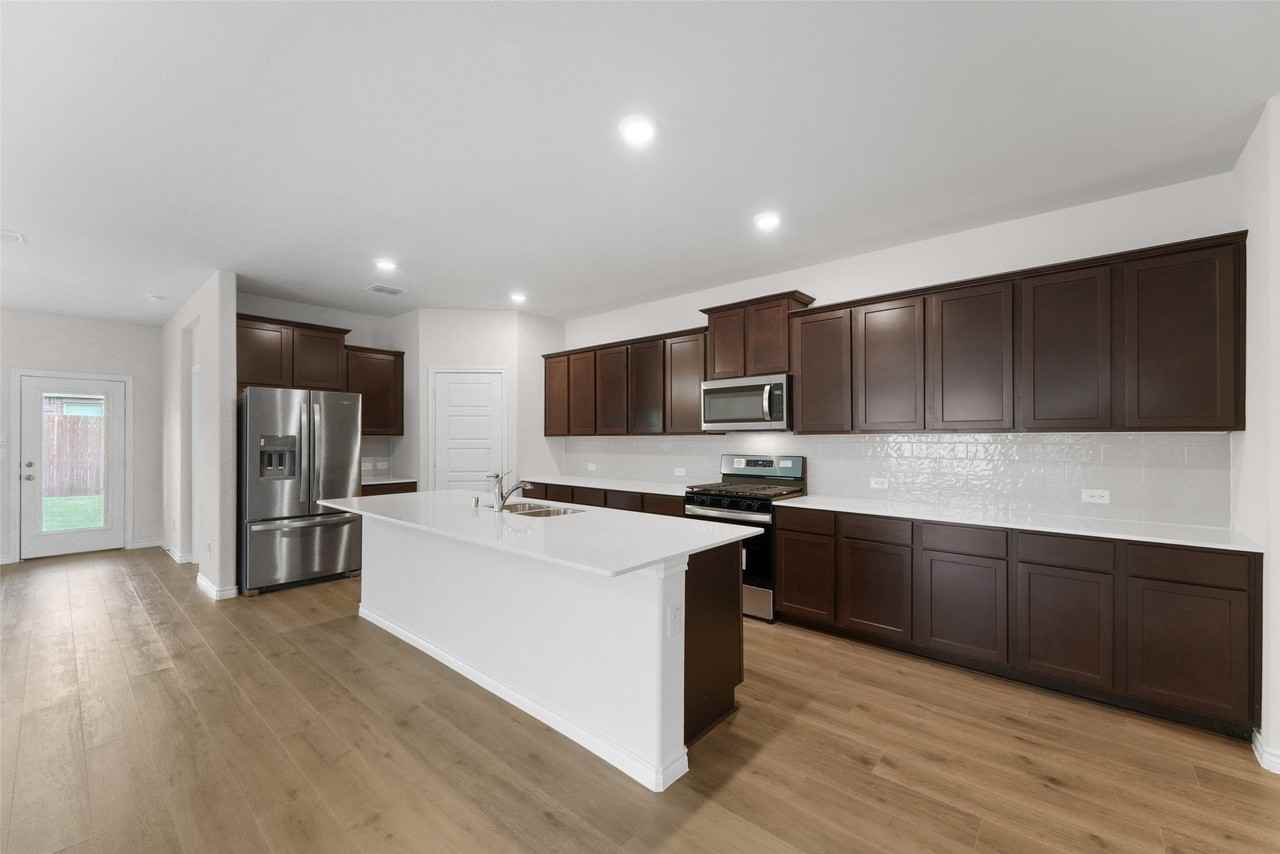 1332 Pierce St - Photo 4 of 19