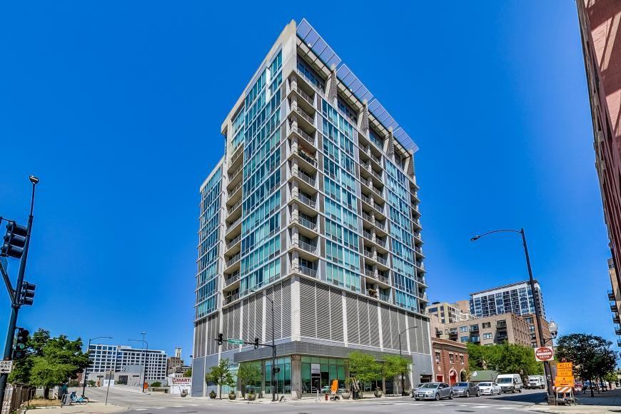 700 W Van Buren St