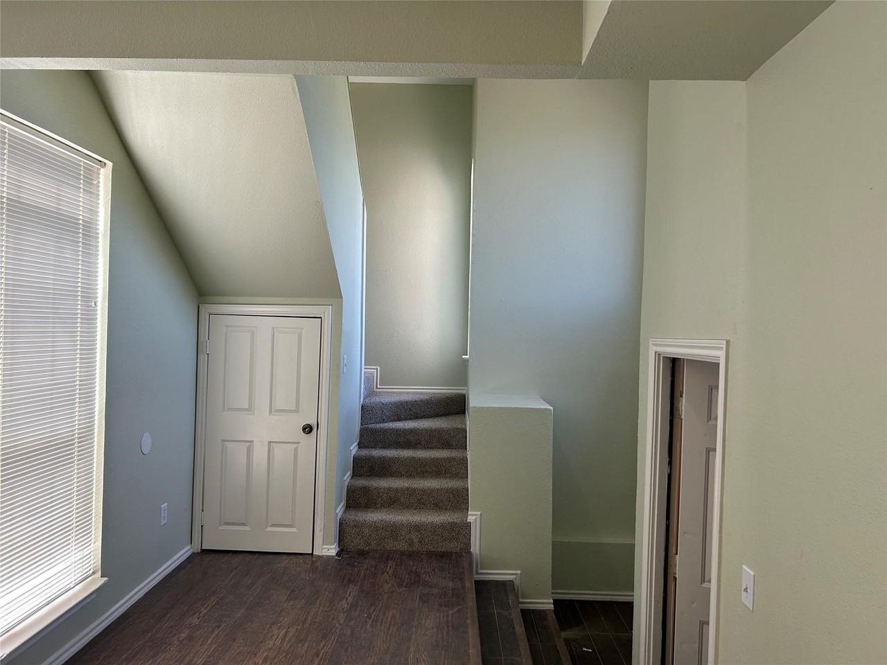 1505 Park Pl - Photo 2 of 10
