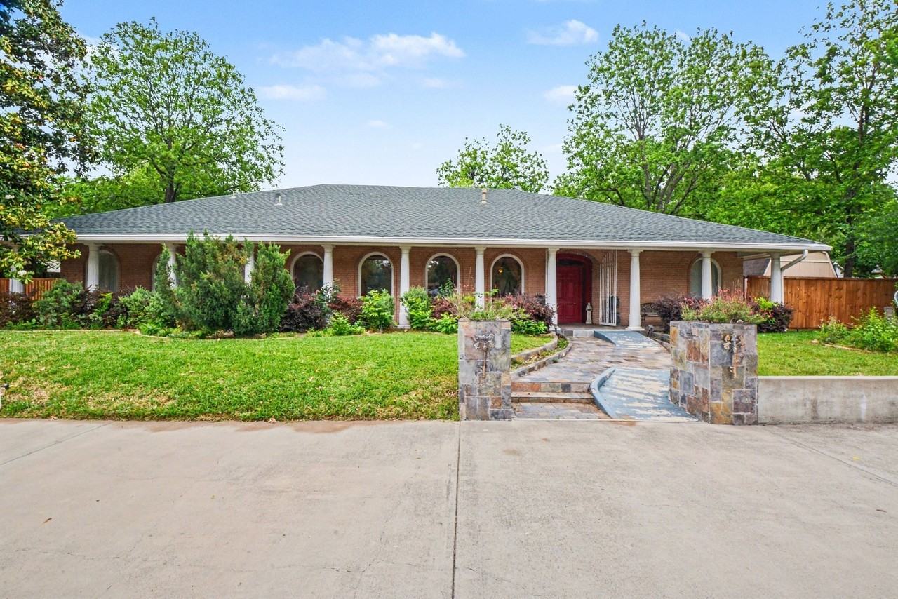 14140 Hillcrest Rd - Photo 2 of 23