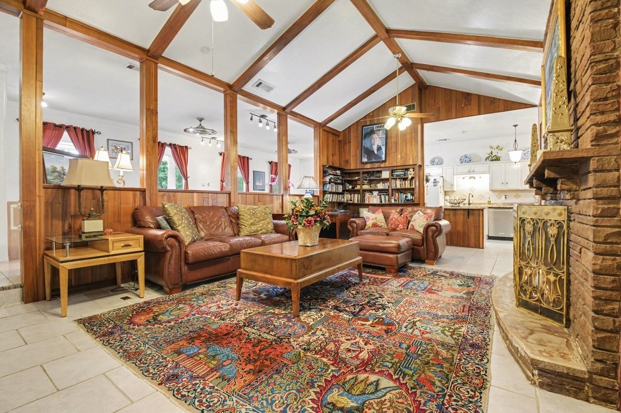 14140 Hillcrest Rd - Photo 4 of 23