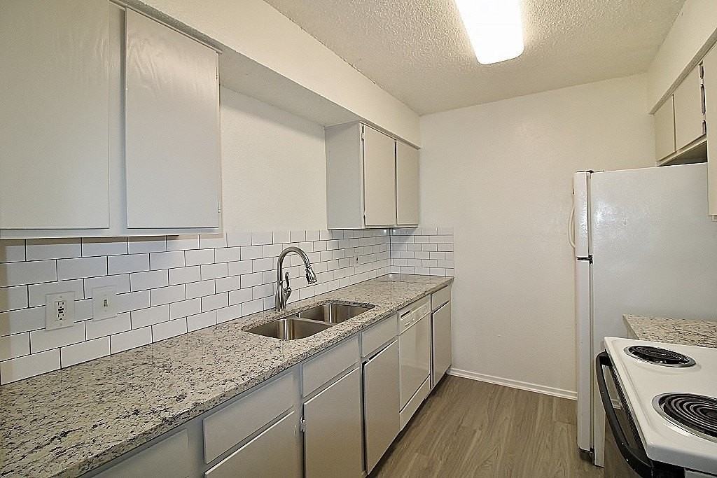 1705 Fitzgerald Ct - Photo 5 of 13
