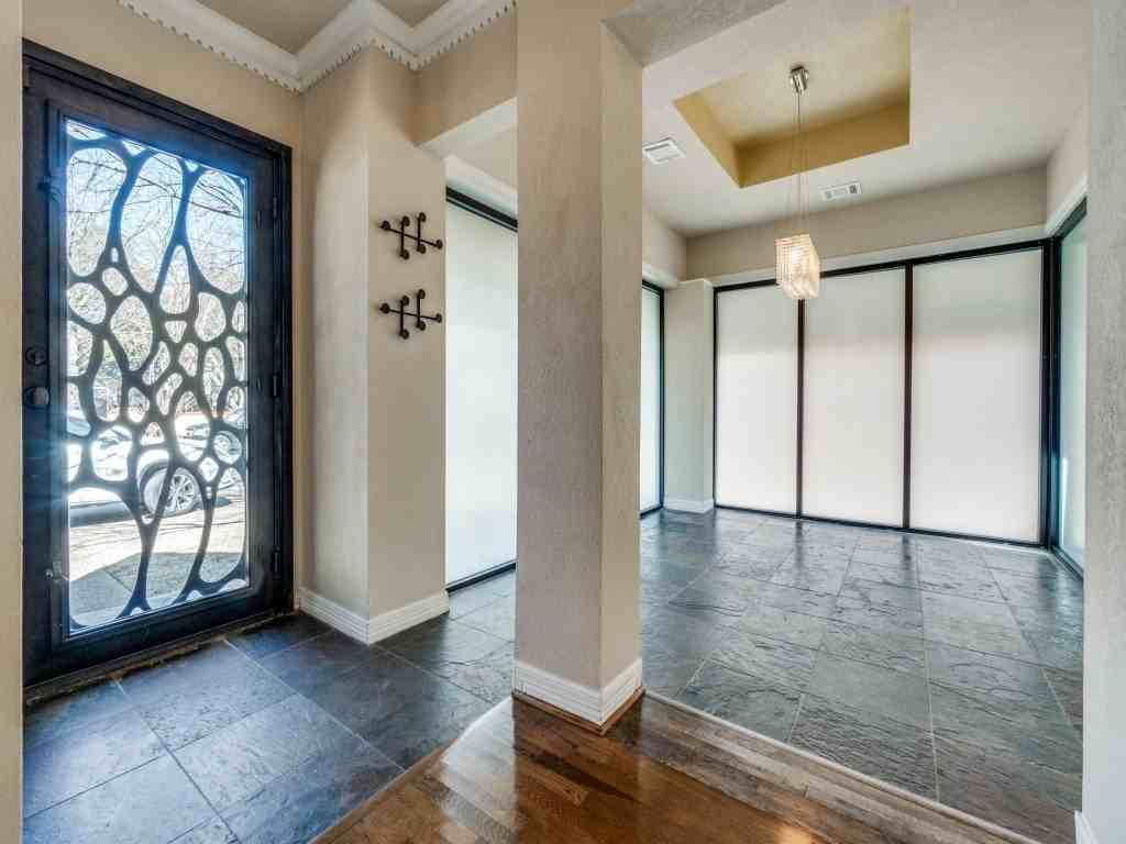 4449 Mockingbird Ln - Photo 3 of 25