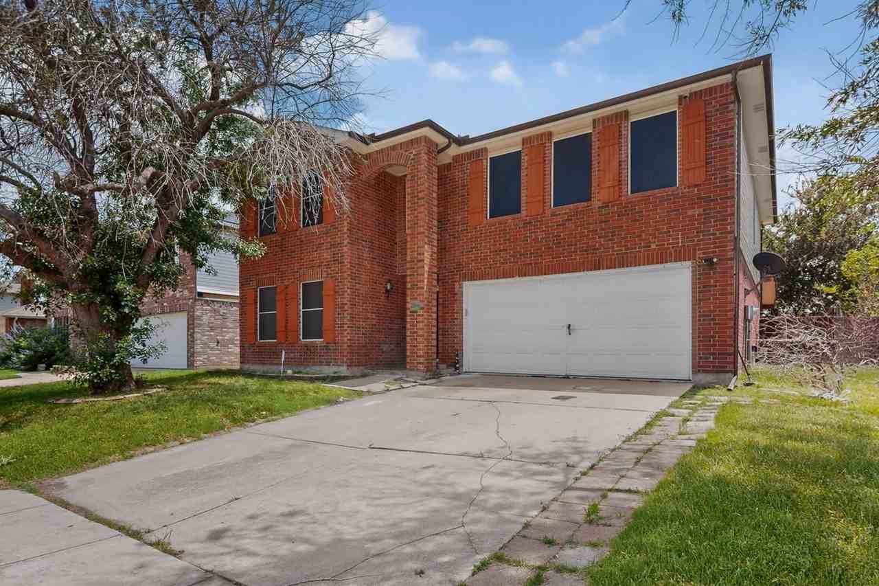 2216 Chestnut Dr - Photo 3 of 39