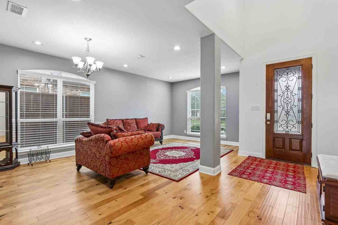 5625 Kerry Dr - Photo 6 of 34