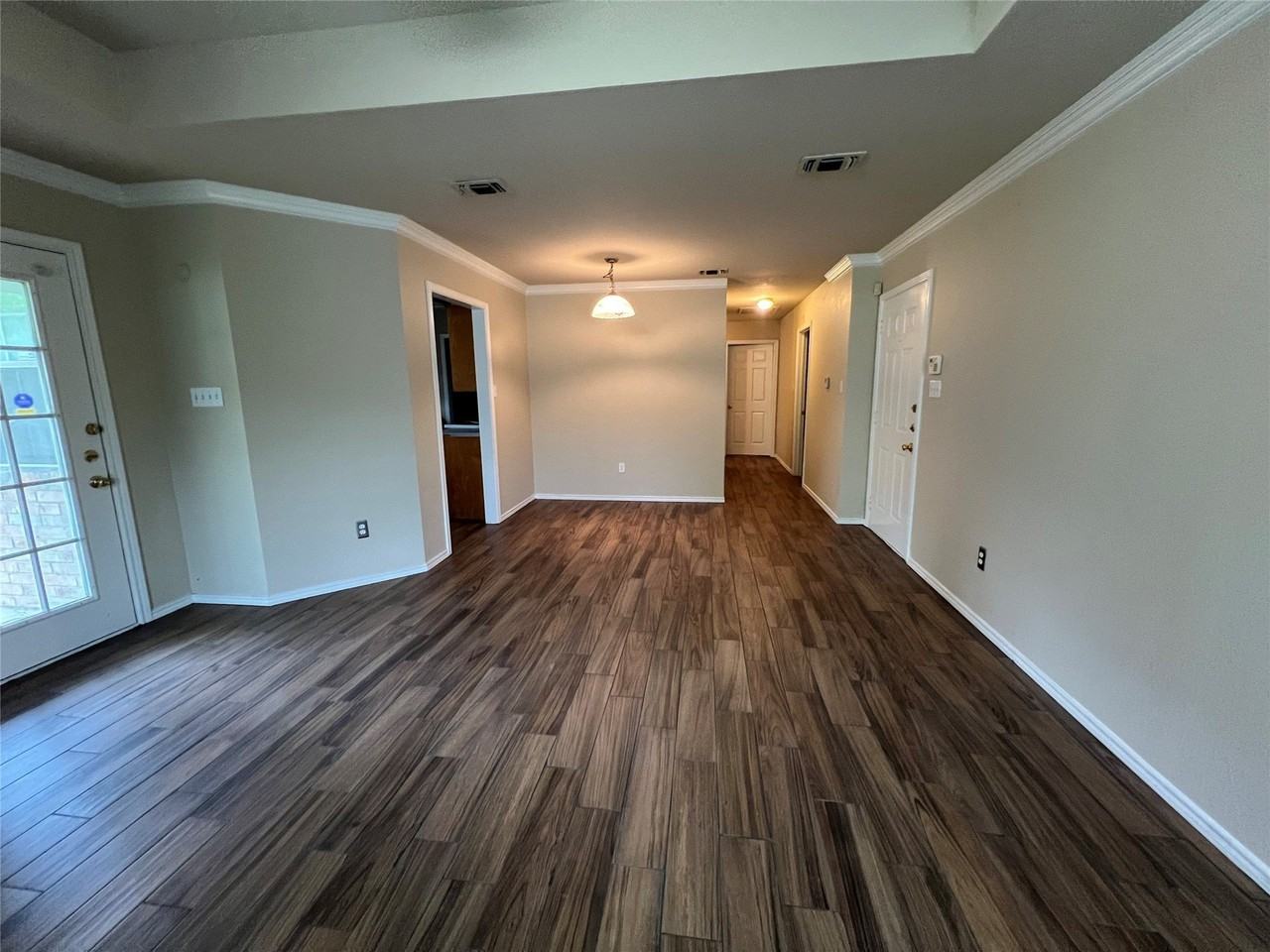 1811 Park Pl - Photo 3 of 14