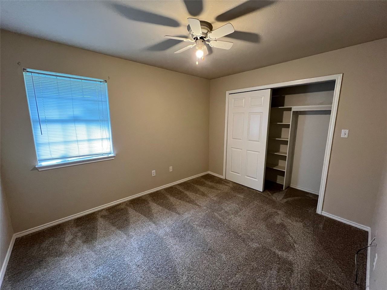 1811 Park Pl - Photo 6 of 14