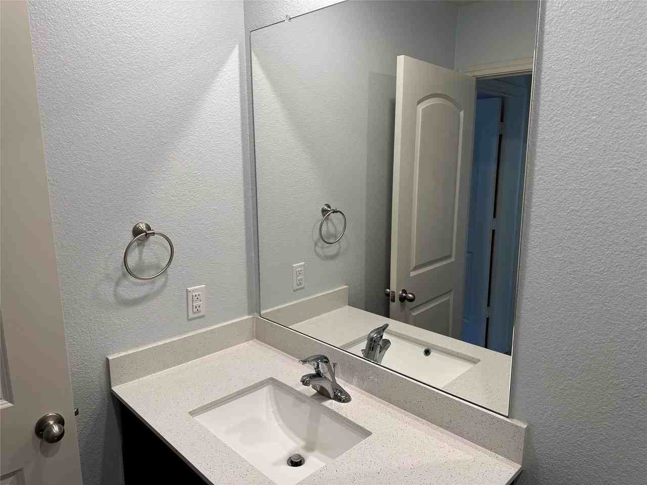13624 Mineral Rd - Photo 5 of 26