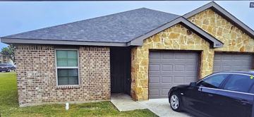 featured image of 407 W Criner St