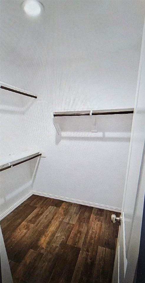 407 W Criner St - Photo 6 of 9