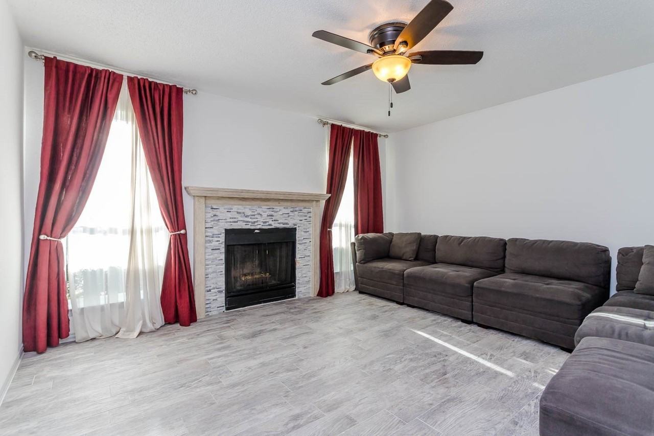 1809 W Spring Creek Pkwy #C2 - Photo 3 of 21