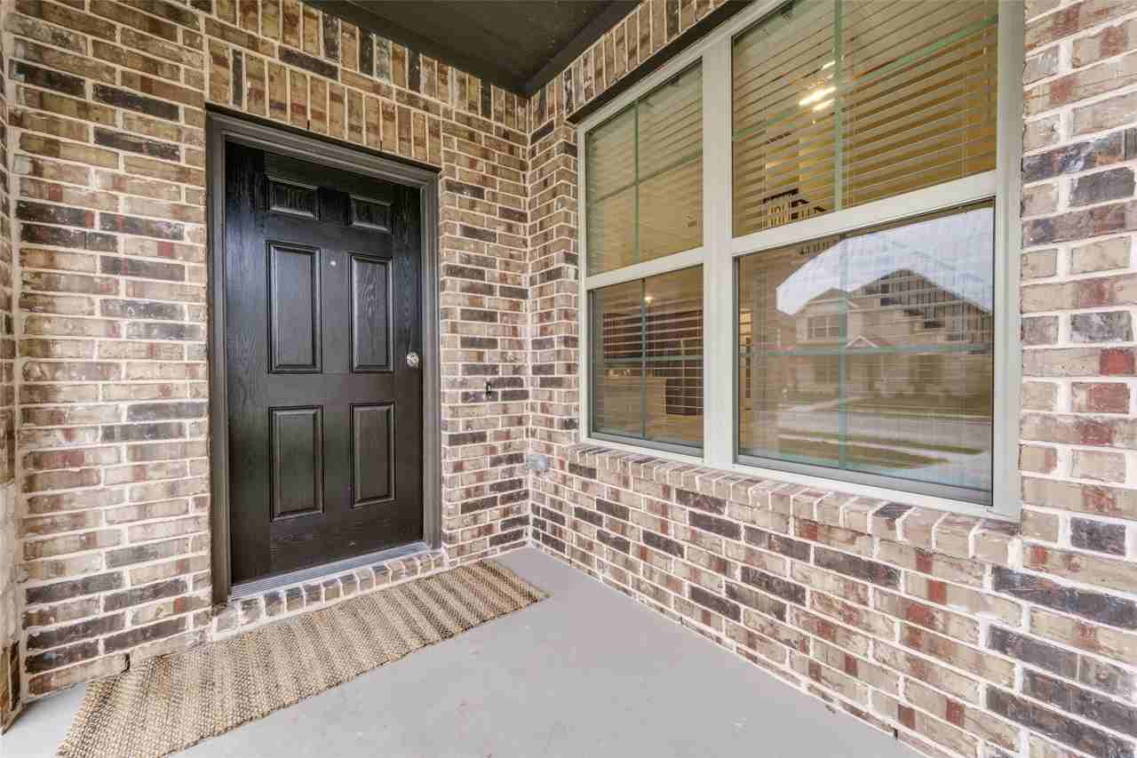 1237 Milfoil Dr - Photo 4 of 27